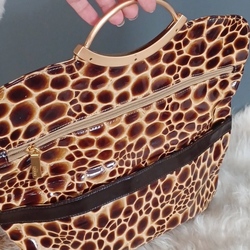 Hobo Medium Size Clutch - Picture 4 of 14